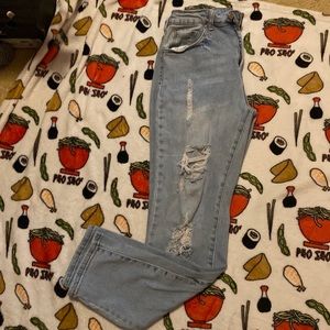 Light wash mom jeans